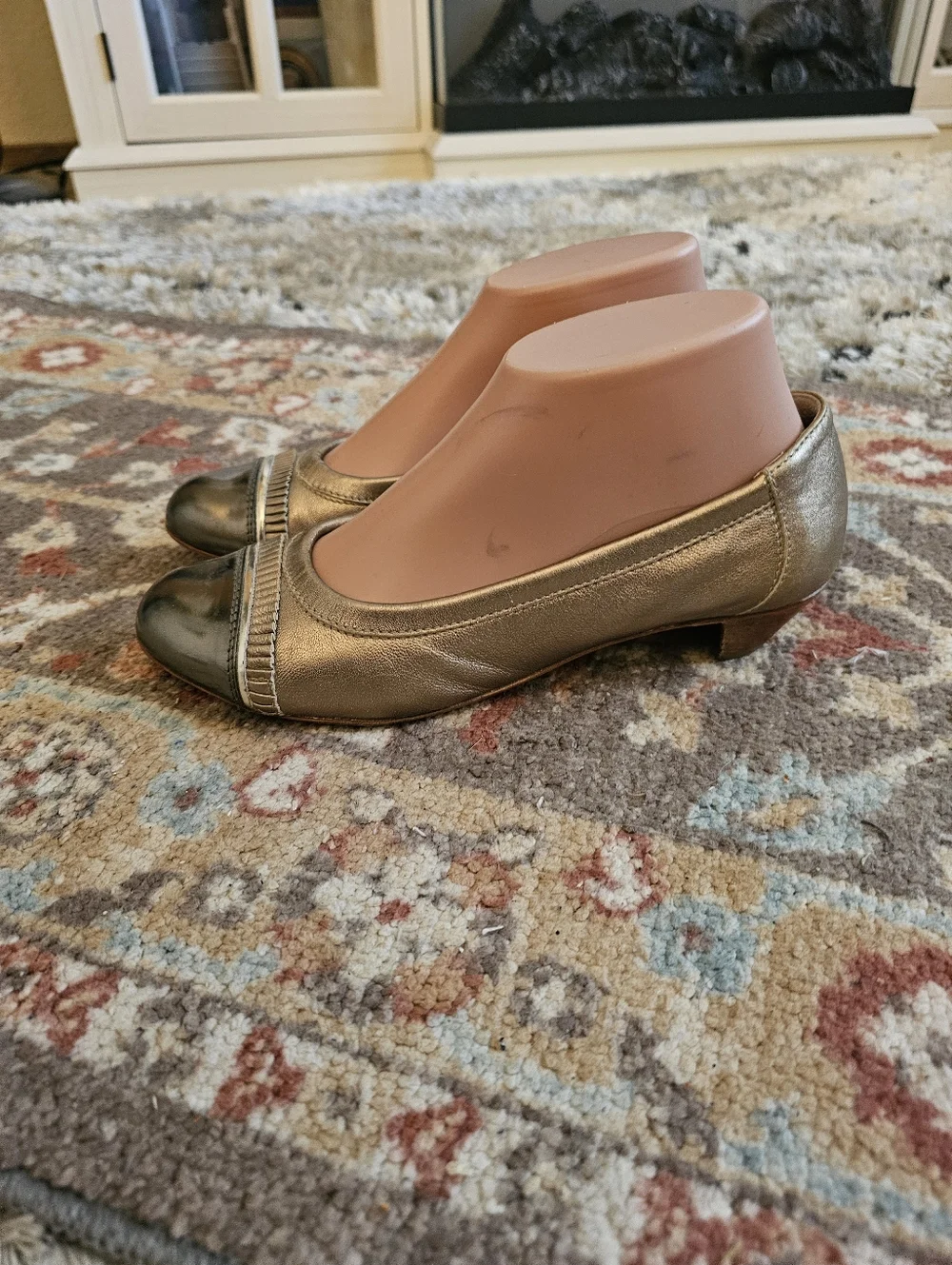 AGL Beautiful Champagne Heels Pumps Dress Shoes Size 7/37 Very Good Pre-owned!